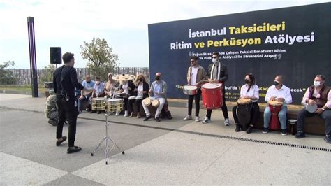 İ­s­t­a­n­b­u­l­­d­a­ ­t­a­k­s­i­c­i­l­e­r­ ­e­n­s­t­r­ü­m­a­n­ ­ç­a­l­a­r­a­k­ ­r­a­h­a­t­l­a­d­ı­